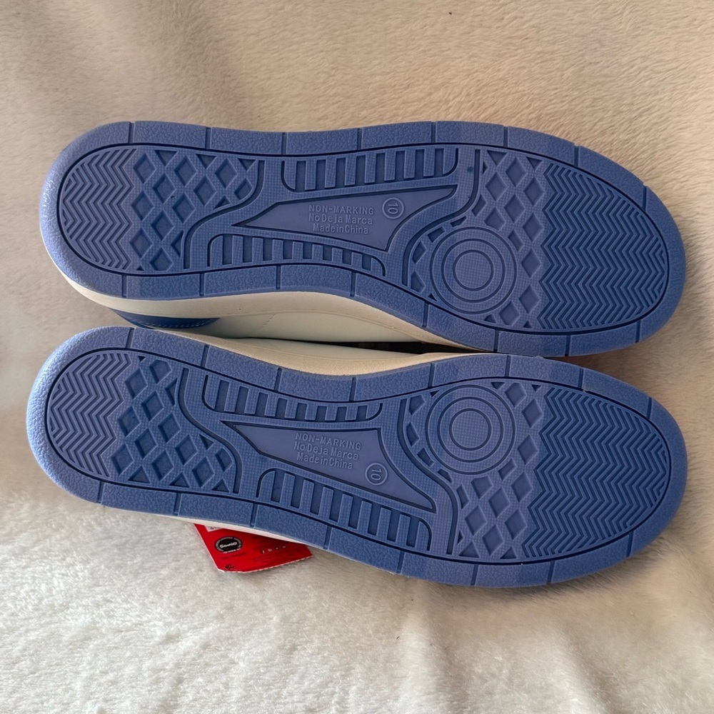 Hello Kitty White and Pink Women’s Size 10 Lace Up‎ Shoes New - Picture 8 of 10